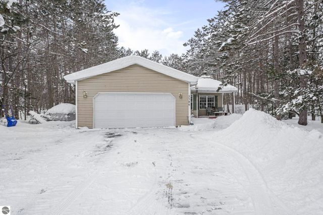 2380 Sadie Lane, Grawn, MI 49637