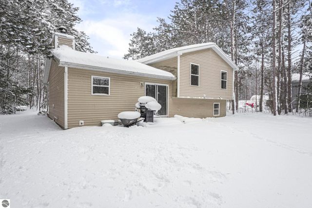 2380 Sadie Lane, Grawn, MI 49637