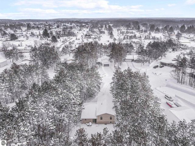 2380 Sadie Lane, Grawn, MI 49637