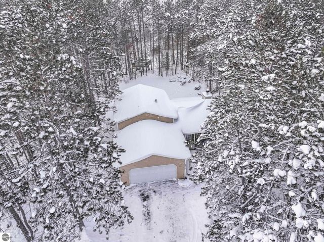 2380 Sadie Lane, Grawn, MI 49637