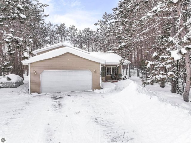 2380 Sadie Lane, Grawn, MI 49637