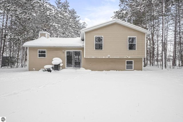 2380 Sadie Lane, Grawn, MI 49637