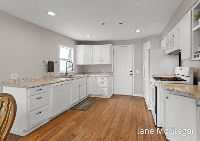 55 S Dengler Road, Muskegon, MI 49442