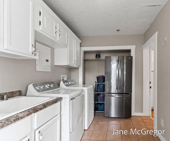 55 S Dengler Road, Muskegon, MI 49442