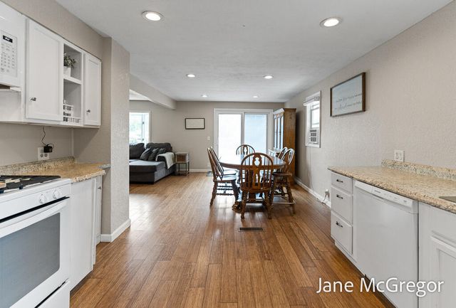 55 S Dengler Road, Muskegon, MI 49442