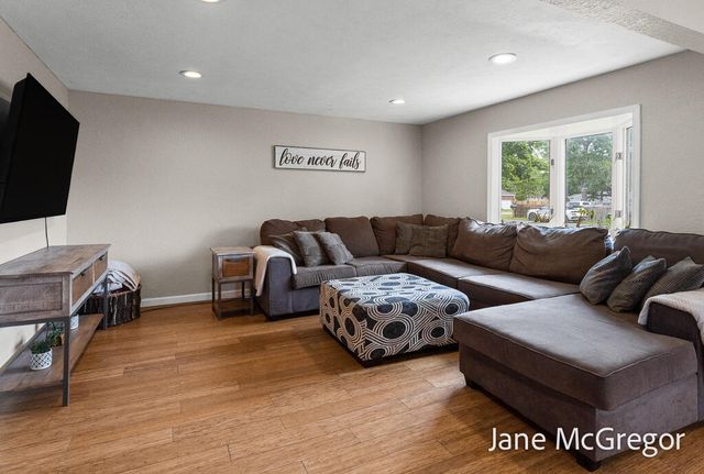 55 S Dengler Road, Muskegon, MI 49442