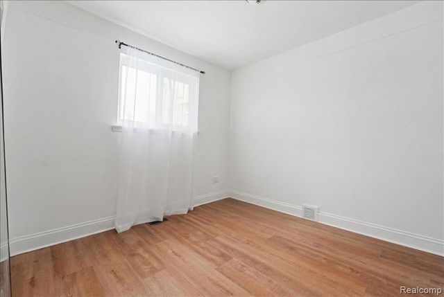 19630 Broadacres Street, Clinton Township, MI 48035