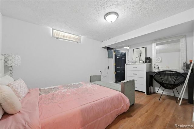 19630 Broadacres Street, Clinton Township, MI 48035