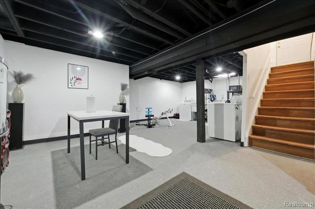 19630 Broadacres Street, Clinton Township, MI 48035