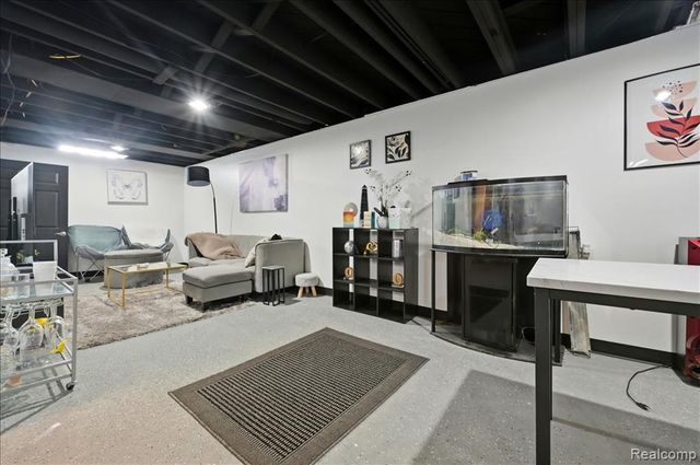 19630 Broadacres Street, Clinton Township, MI 48035