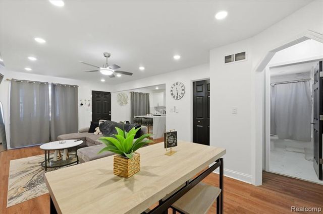 19630 Broadacres Street, Clinton Township, MI 48035