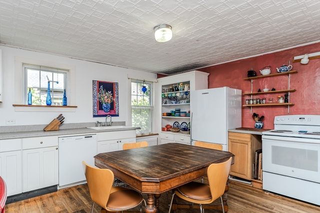 24 Union St, Montague, MA 01351