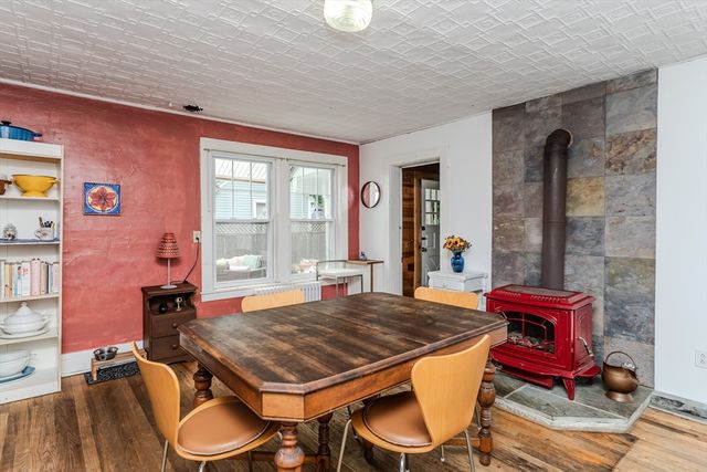 24 Union St, Montague, MA 01351