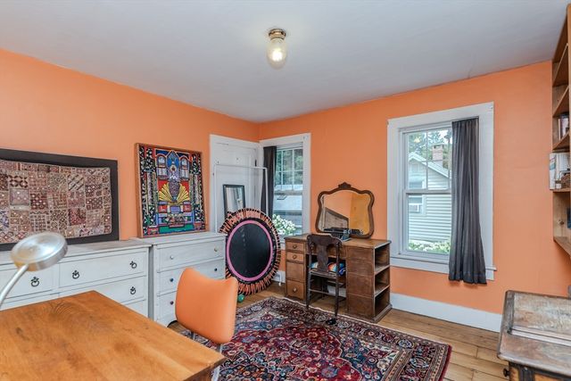 24 Union St, Montague, MA 01351