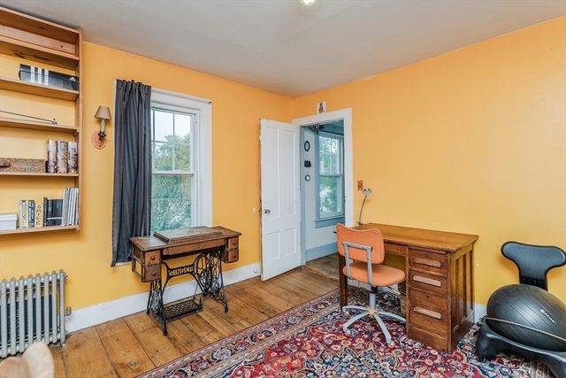 24 Union St, Montague, MA 01351