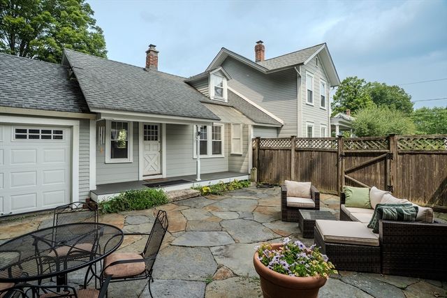 24 Union St, Montague, MA 01351