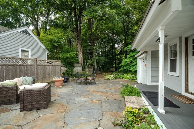 24 Union St, Montague, MA 01351