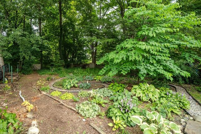 24 Union St, Montague, MA 01351