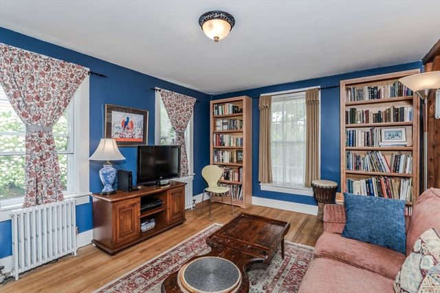 24 Union St, Montague, MA 01351