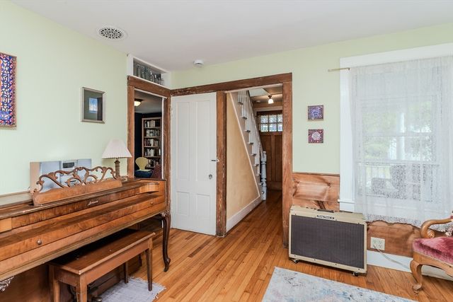 24 Union St, Montague, MA 01351