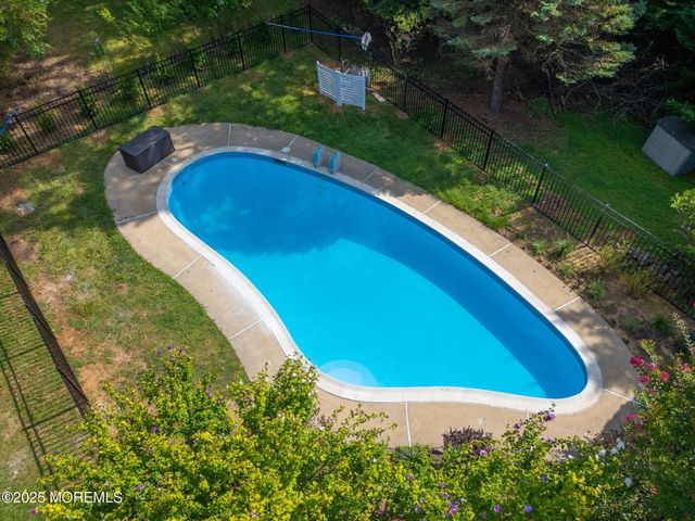 4 Cherry Hill Road, Holmdel, NJ 07733