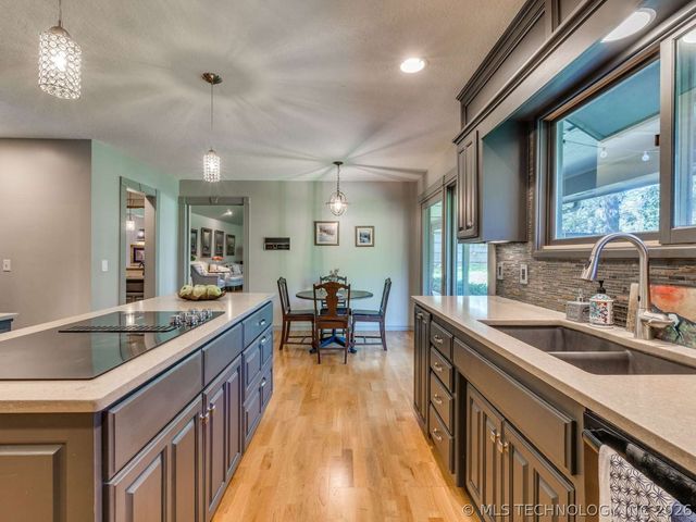 6124 S Louisville Avenue, Tulsa, OK 74136