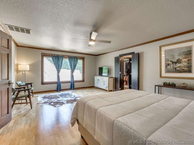 6124 S Louisville Avenue, Tulsa, OK 74136