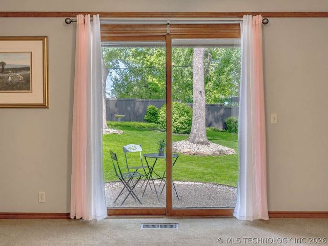 6124 S Louisville Avenue, Tulsa, OK 74136