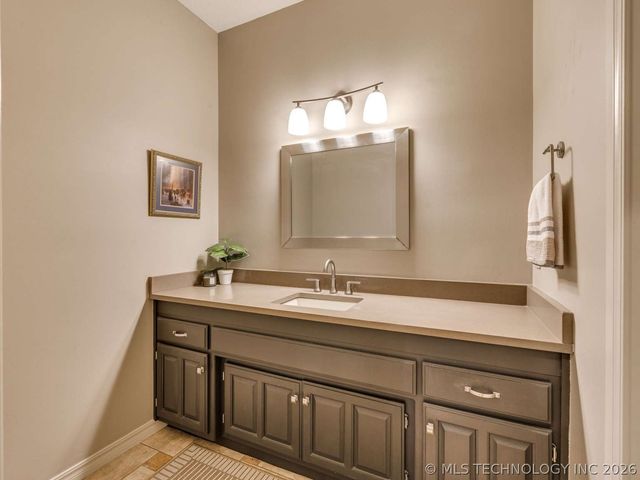 6124 S Louisville Avenue, Tulsa, OK 74136