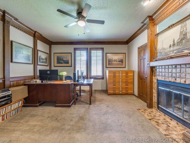 6124 S Louisville Avenue, Tulsa, OK 74136