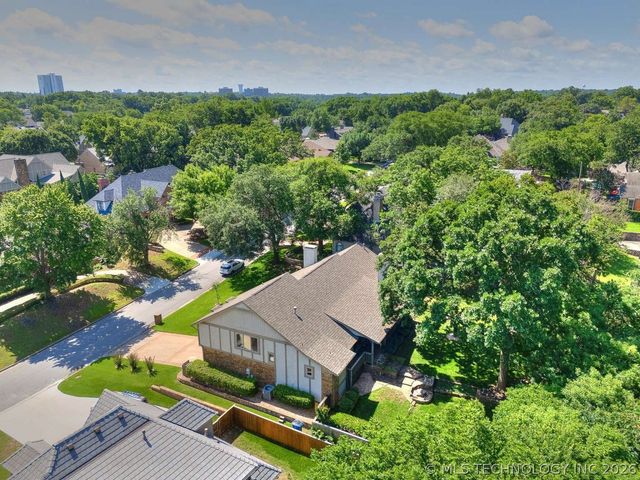 6124 S Louisville Avenue, Tulsa, OK 74136