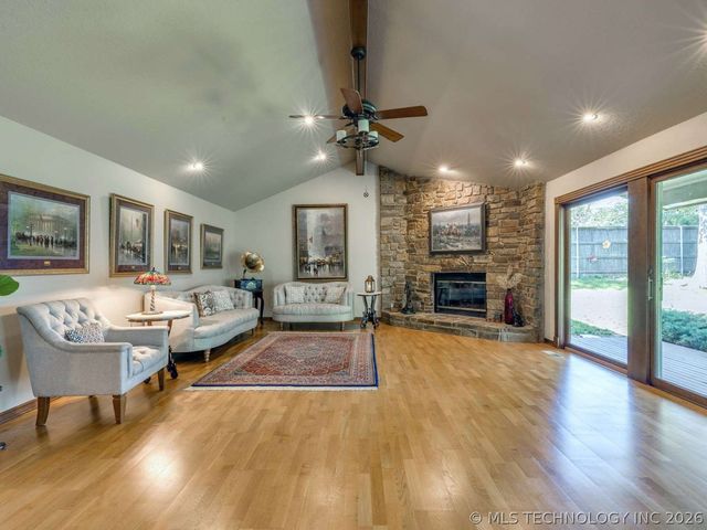 6124 S Louisville Avenue, Tulsa, OK 74136