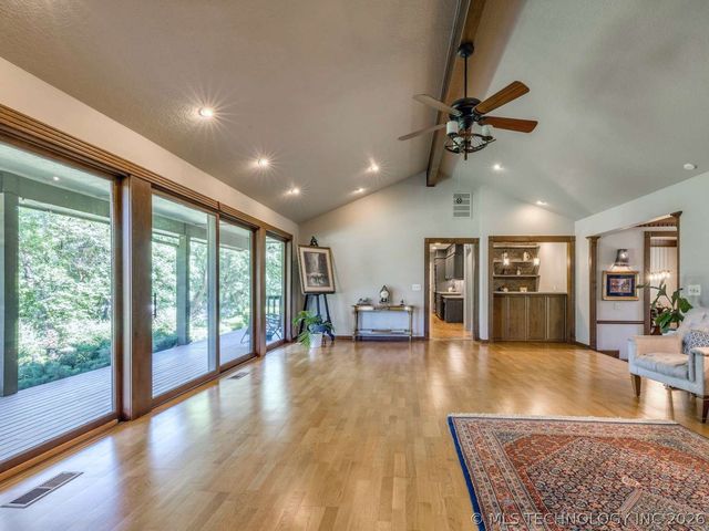 6124 S Louisville Avenue, Tulsa, OK 74136