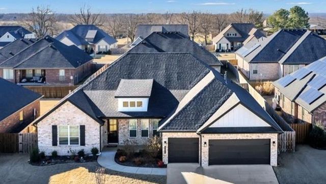 791 Brunello Circle, Tontitown, AR 72762