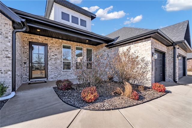 791 Brunello Circle, Tontitown, AR 72762