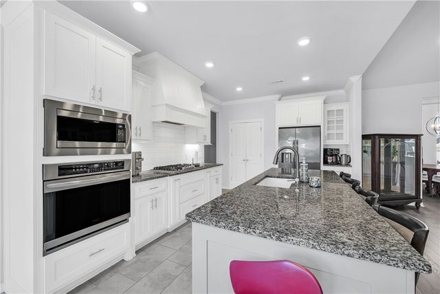 791 Brunello Circle, Tontitown, AR 72762