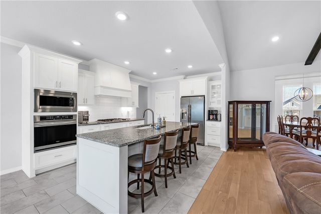 791 Brunello Circle, Tontitown, AR 72762