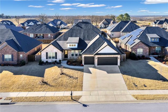 791 Brunello Circle, Tontitown, AR 72762