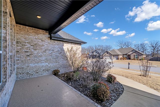 791 Brunello Circle, Tontitown, AR 72762