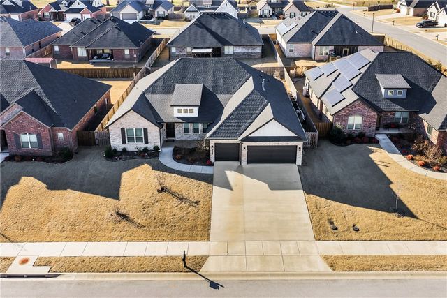 791 Brunello Circle, Tontitown, AR 72762