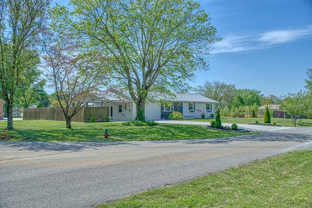 858 Greenland Ave, Cookeville, TN 38501