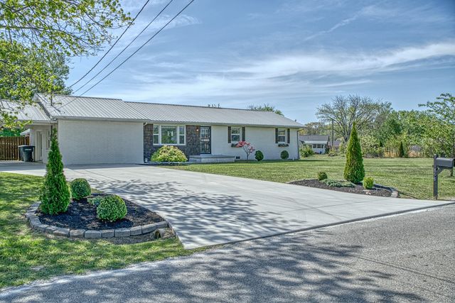 858 Greenland Ave, Cookeville, TN 38501