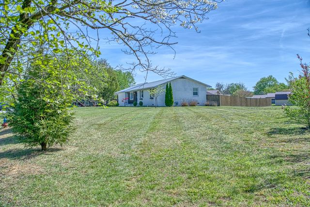 858 Greenland Ave, Cookeville, TN 38501