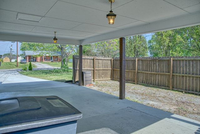 858 Greenland Ave, Cookeville, TN 38501