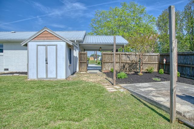 858 Greenland Ave, Cookeville, TN 38501