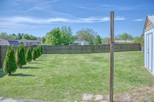 858 Greenland Ave, Cookeville, TN 38501