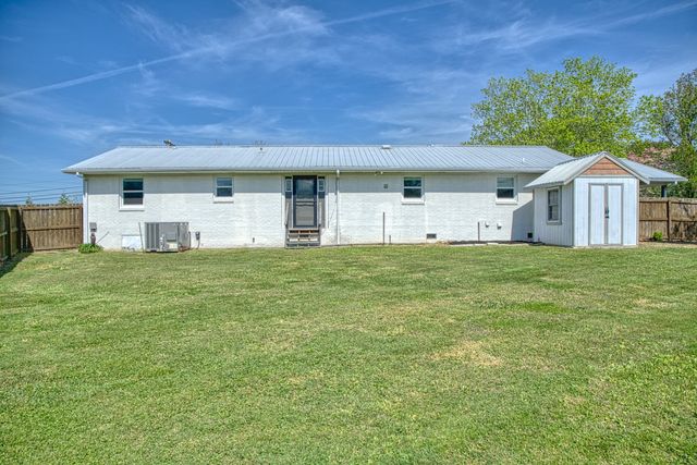 858 Greenland Ave, Cookeville, TN 38501