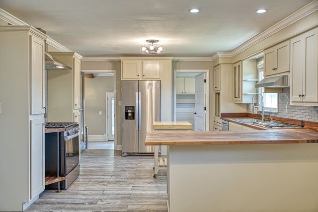 858 Greenland Ave, Cookeville, TN 38501
