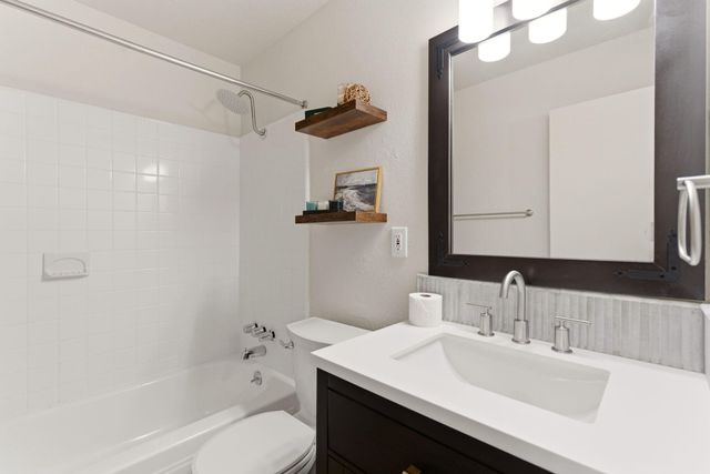 2617 Hagland Place NE, Albuquerque, NM 87112