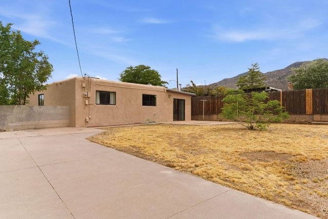 2617 Hagland Place NE, Albuquerque, NM 87112